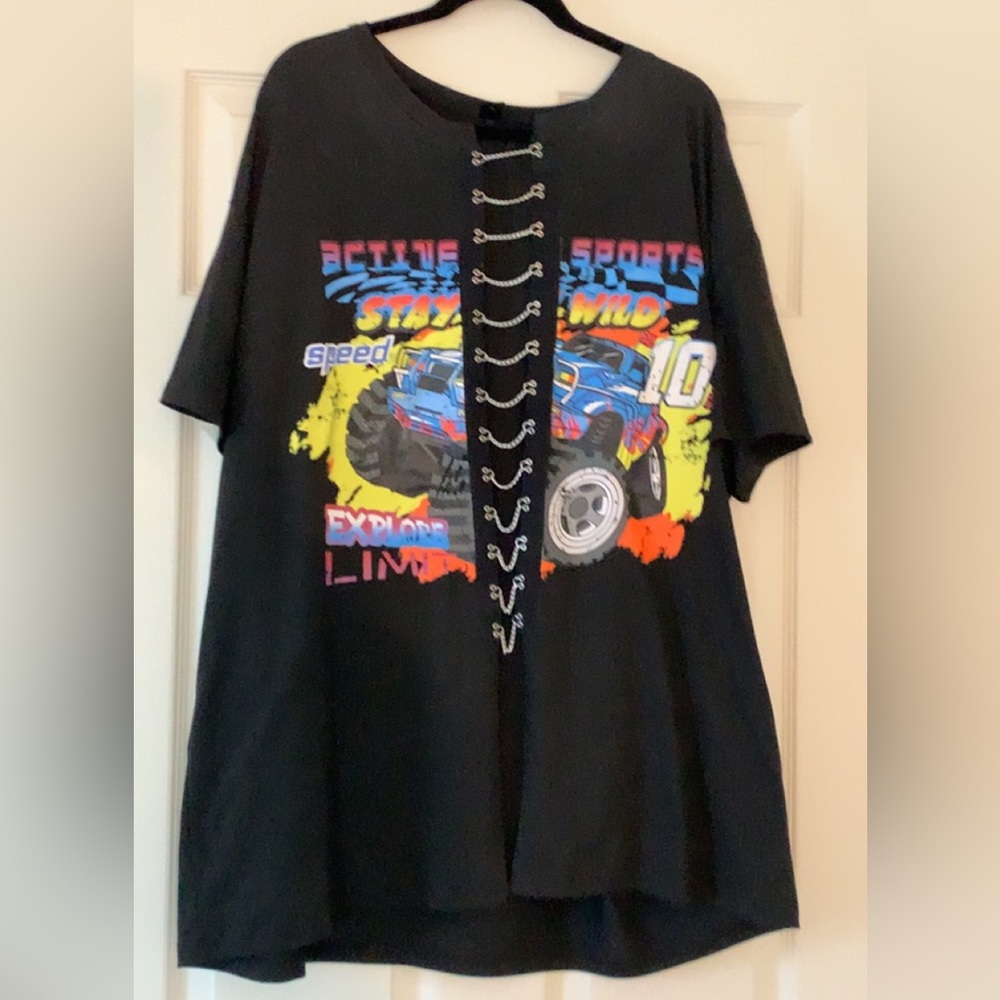 Shein 1X oversized shirt with chains going down the front